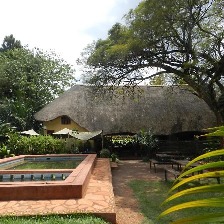 Jinja BaseCamp Bed & Breakfast Bagian luar foto