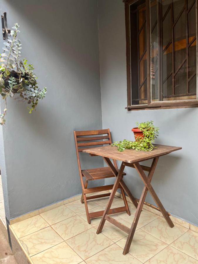 Jinja BaseCamp Bed & Breakfast Bagian luar foto