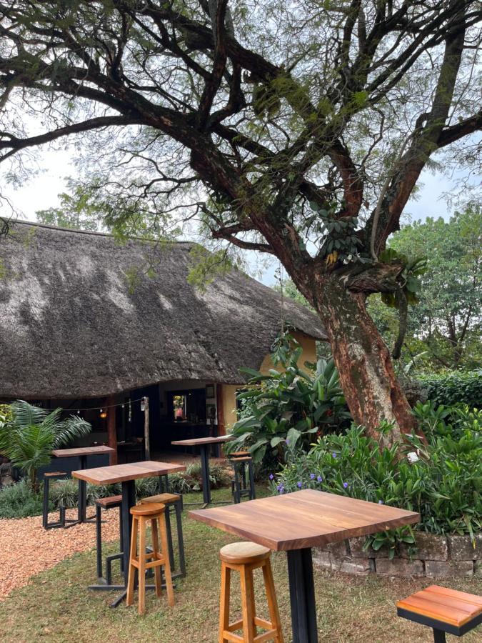 Jinja BaseCamp Bed & Breakfast Bagian luar foto