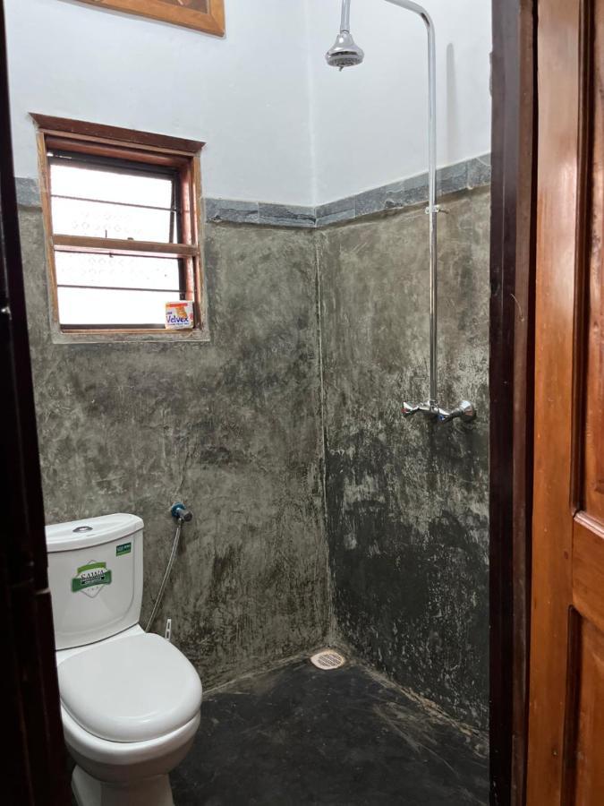 Jinja BaseCamp Bed & Breakfast Bagian luar foto