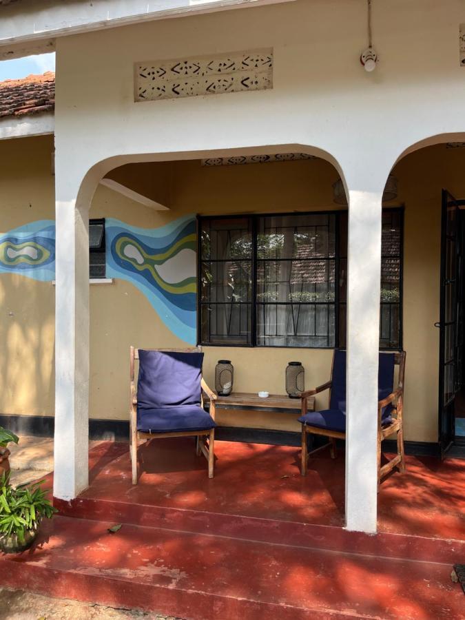 Jinja BaseCamp Bed & Breakfast Bagian luar foto