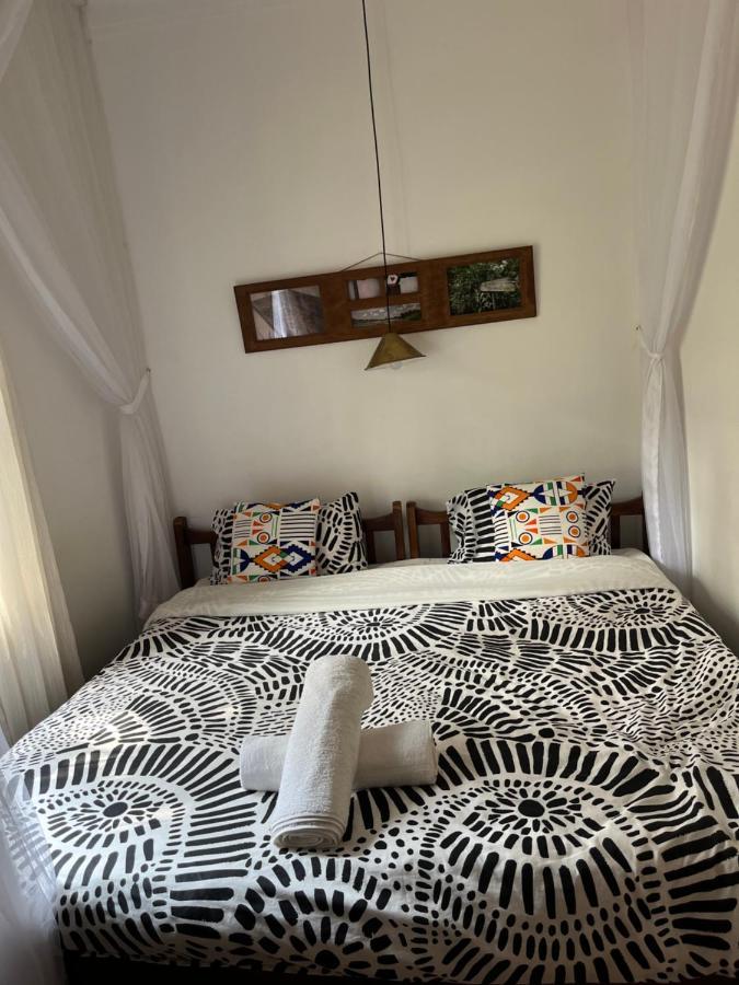 Jinja BaseCamp Bed & Breakfast Bagian luar foto