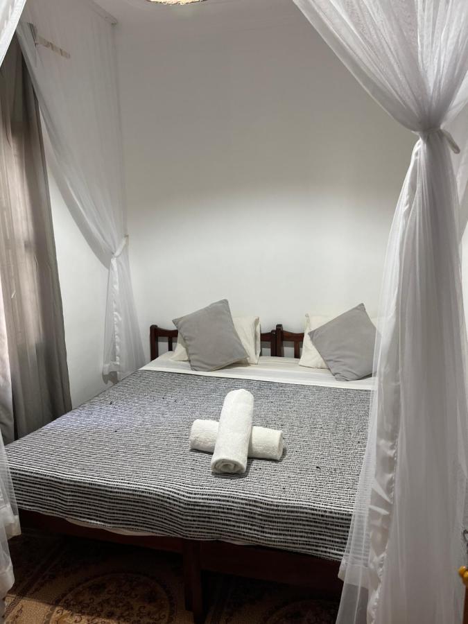 Jinja BaseCamp Bed & Breakfast Bagian luar foto